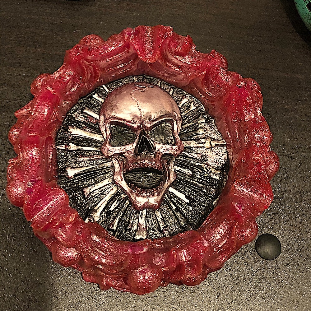 Handmade Resin Art Ashtray Pirate 🏴‍☠️ Skull 💀 & Bones 🦴 Glitter Fuschia